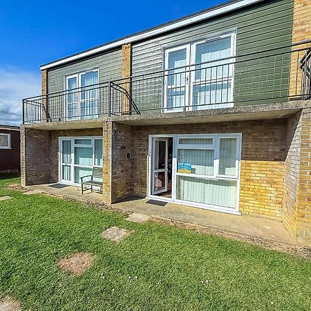 Lovely 4 Berth Chalet To Hire In Hemsby Nearby The Beach Ref 18177B Bagian luar foto