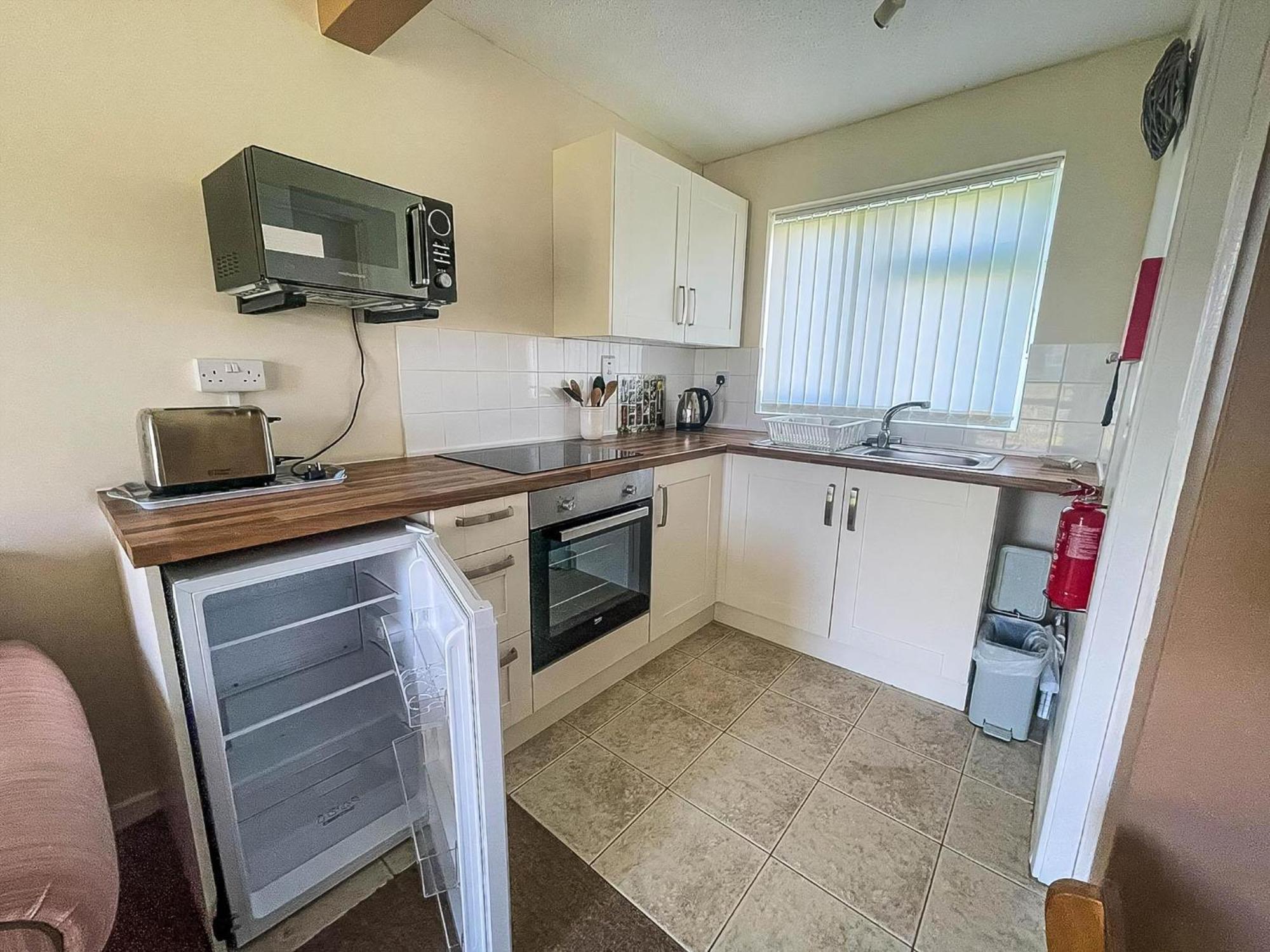 Lovely 4 Berth Chalet To Hire In Hemsby Nearby The Beach Ref 18177B Bagian luar foto