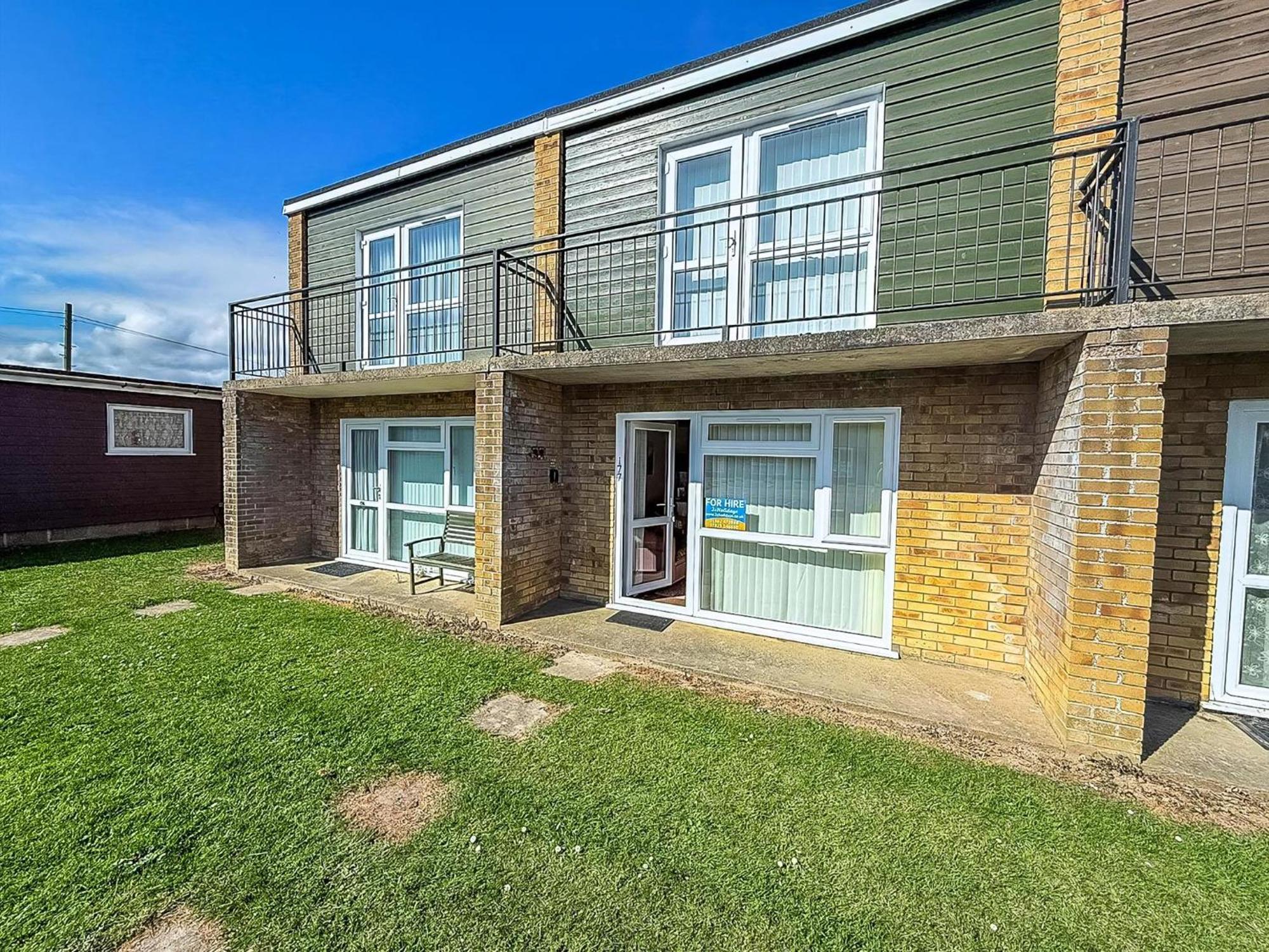 Lovely 4 Berth Chalet To Hire In Hemsby Nearby The Beach Ref 18177B Bagian luar foto